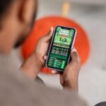 WhatsApp, IA e influenciador: após Apple liberar app, o que as bets querem?