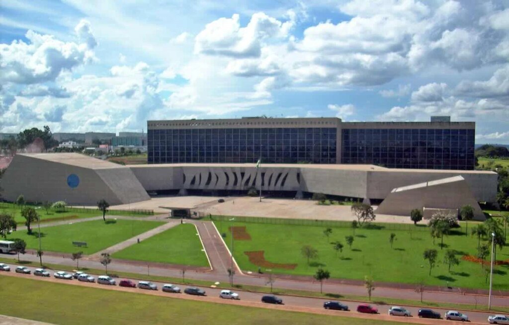 STJ: Ex-policial do DF consegue indenização após ataques homofóbicos
