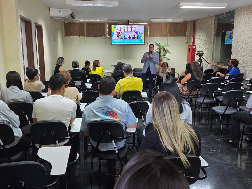 Capacitação orienta profissionais do Hospital de Base sobre atendimento a pessoas com deficiência