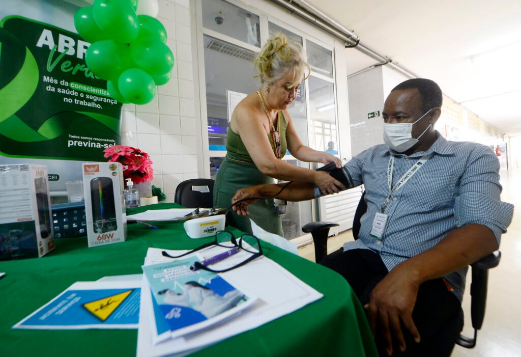 Abril Verde: HRC realiza ações para reforçar segurança e saúde do servidor