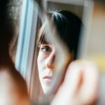Cinco formas de cuidar da saúde emocional após um término