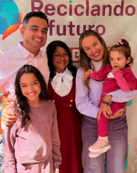 Amizade, educação e transformação social marcam trajetória de Renata D'Aguiar e professora da Estrutural