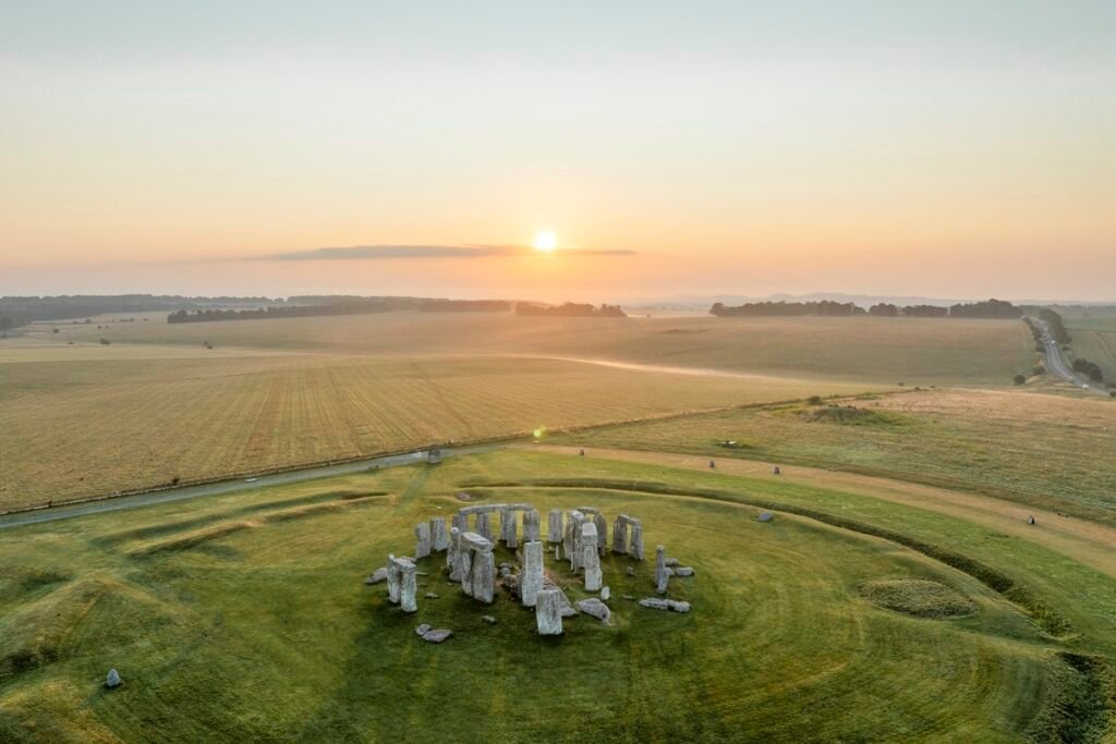 Stonehenge: Pedra do Altar foi carregada por mais de 700km, diz estudo