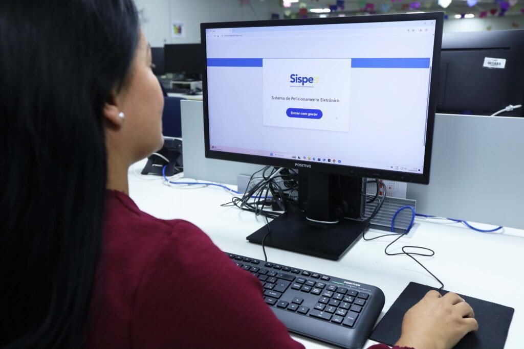 Com tecnologia, Secretaria de Saúde aprimora gestão de contratos