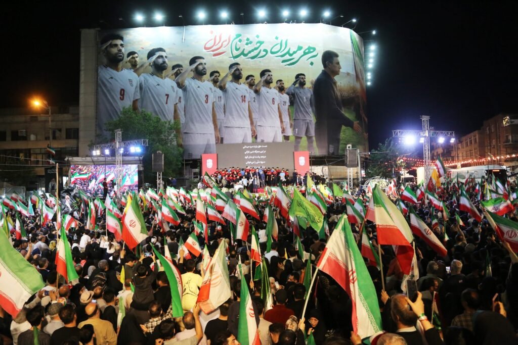 Iranianos protestam nos EUA antes da estreia do Irã na Copa do Mundo
